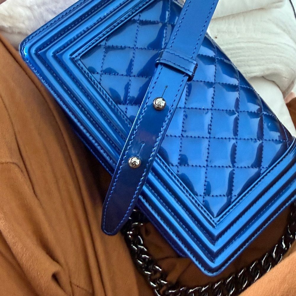 CHANEL Small Boy Bag - Picture 14 of 17